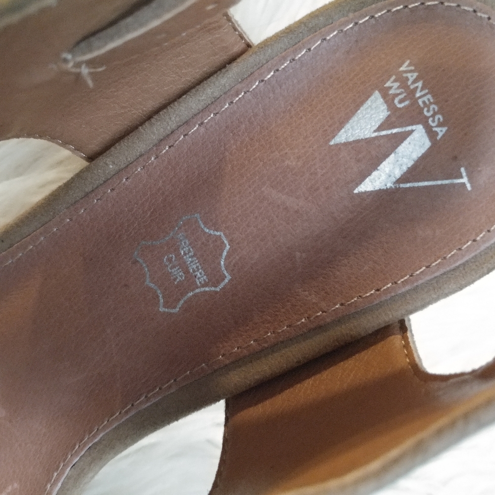 Vanessa Wu Studded Heeled Sandals

Size 40 - Picture 9 of 11